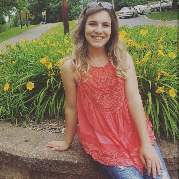 Meet Your Posher☀ - Picture 2 of 3